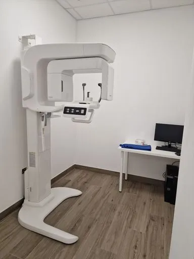 Ortopantomógrafo para radiografías panorámicas y 3D en Diseña Dental Vigo